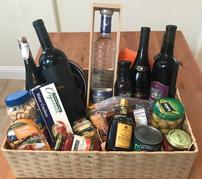 WINE AND TEQUILA BASKET NUM 11 202//179