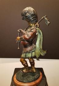 Scottish Bagpiper Bronze 193//280